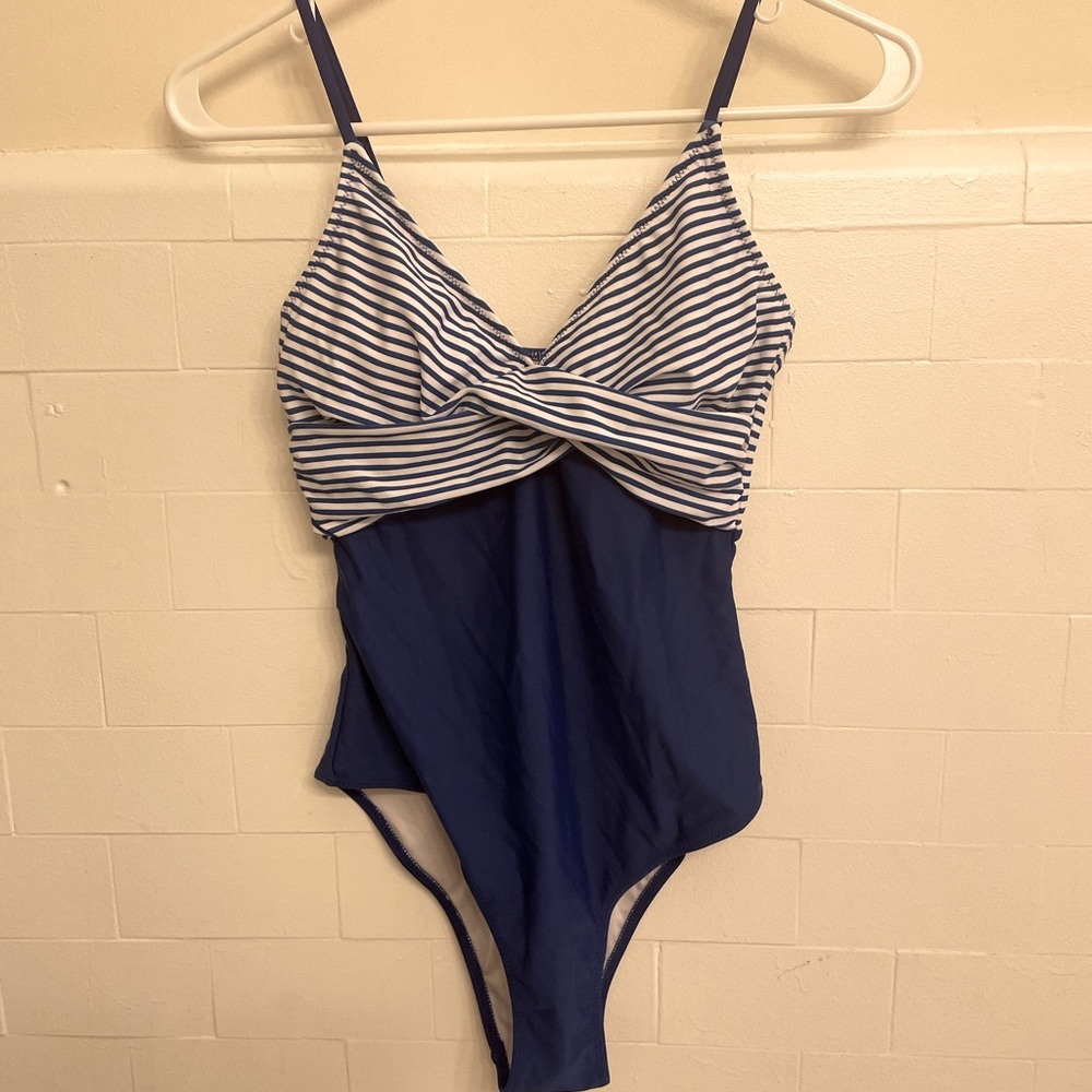 NWT CUPSHE One piece